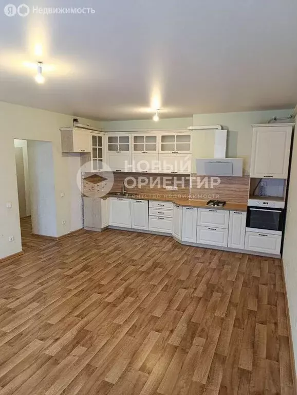 3-комнатная квартира: село Балтым, Васильковая улица, 10 (68.4 м) - Фото 1