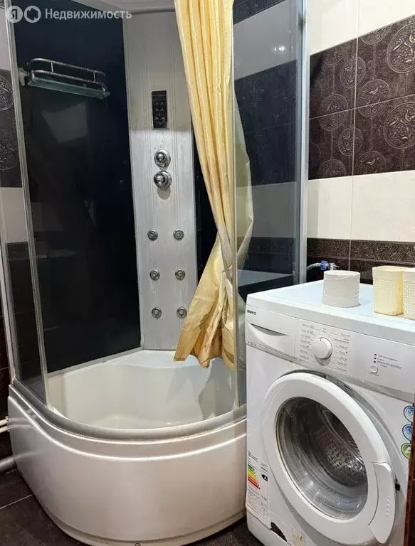 1-комнатная квартира: Каменск-Шахтинский, переулок Башкевича, 115 ... - Фото 0