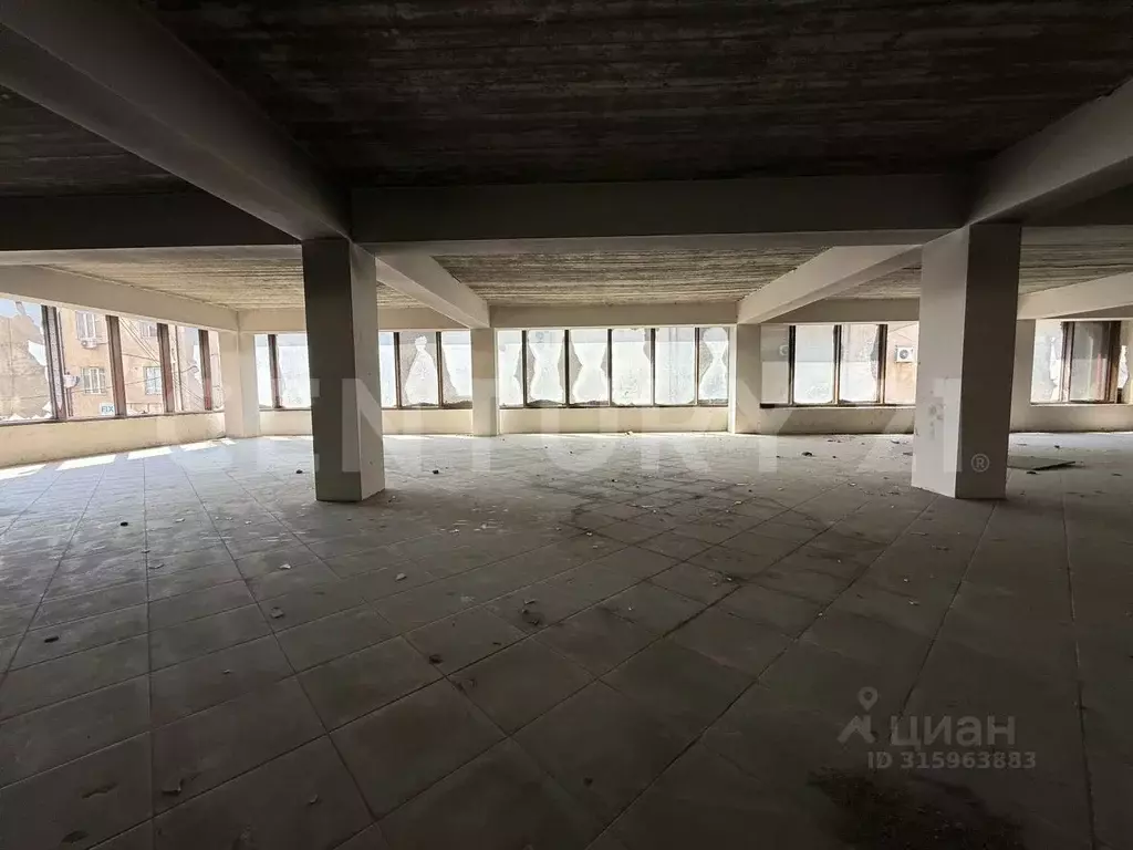 Помещение свободного назначения в Дагестан, Махачкала ул. Гаджи ... - Фото 1