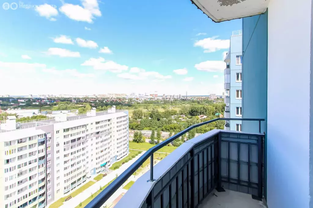 2-комнатная квартира: Тюмень, улица Героев Космоса, 17 (52.7 м) - Фото 2