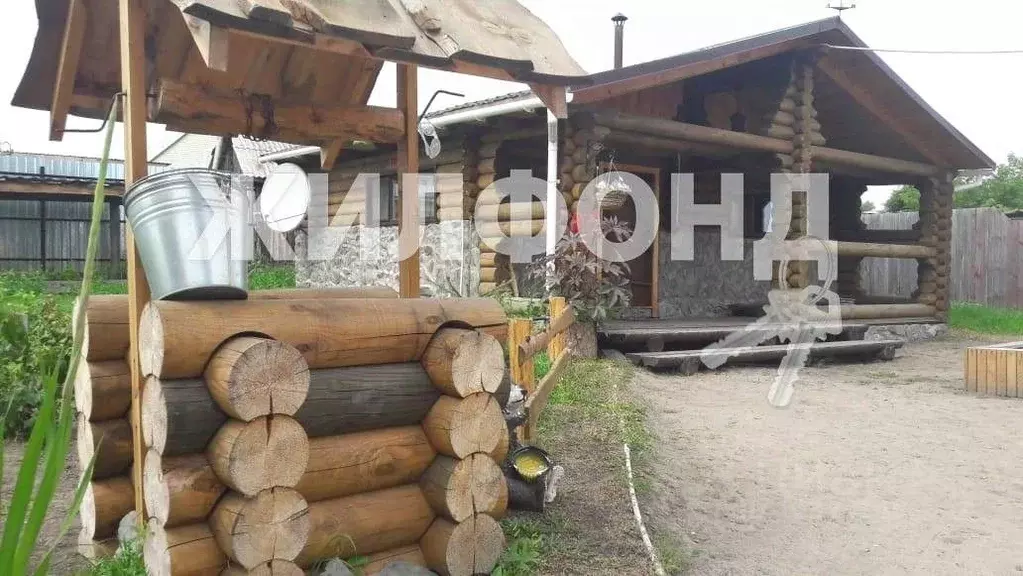 Дом в Алтайский край, с. Волчиха ул. Комсомольская (152 м) - Фото 1