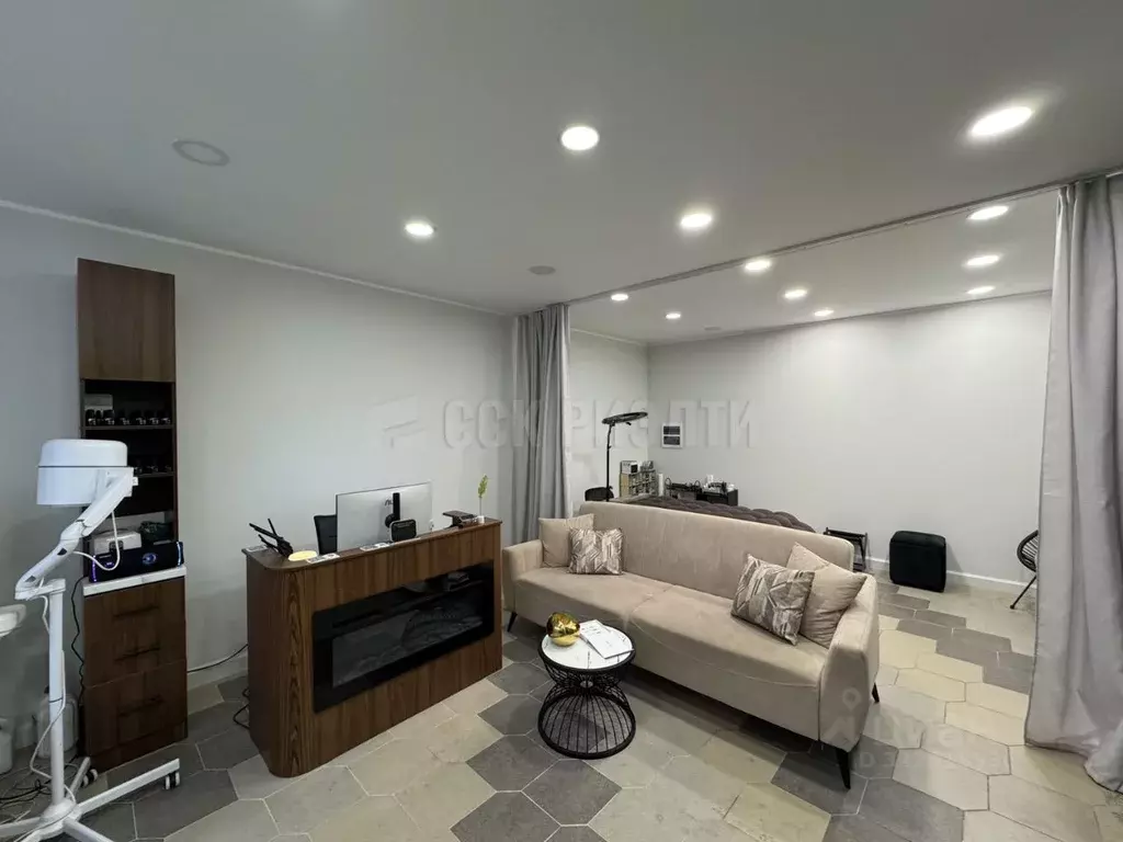 Помещение свободного назначения в Московская область, Красногорск бул. ... - Фото 1