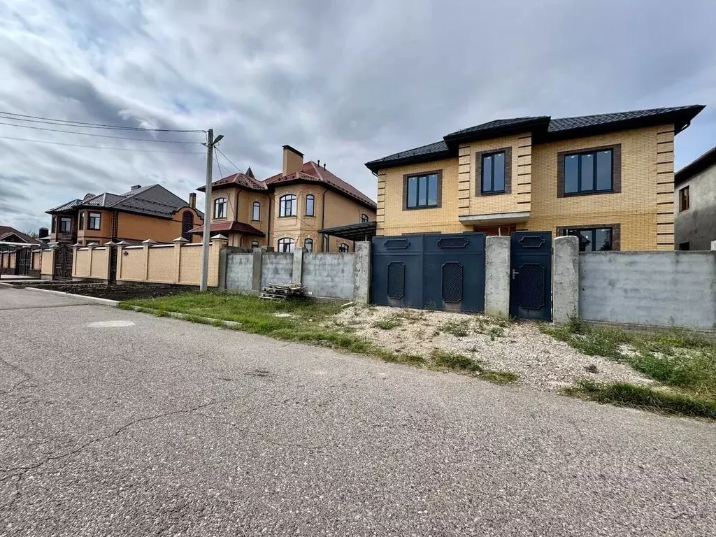 Дом в Ставропольский край, Ессентуки ул. Терновая (240 м) - Фото 1