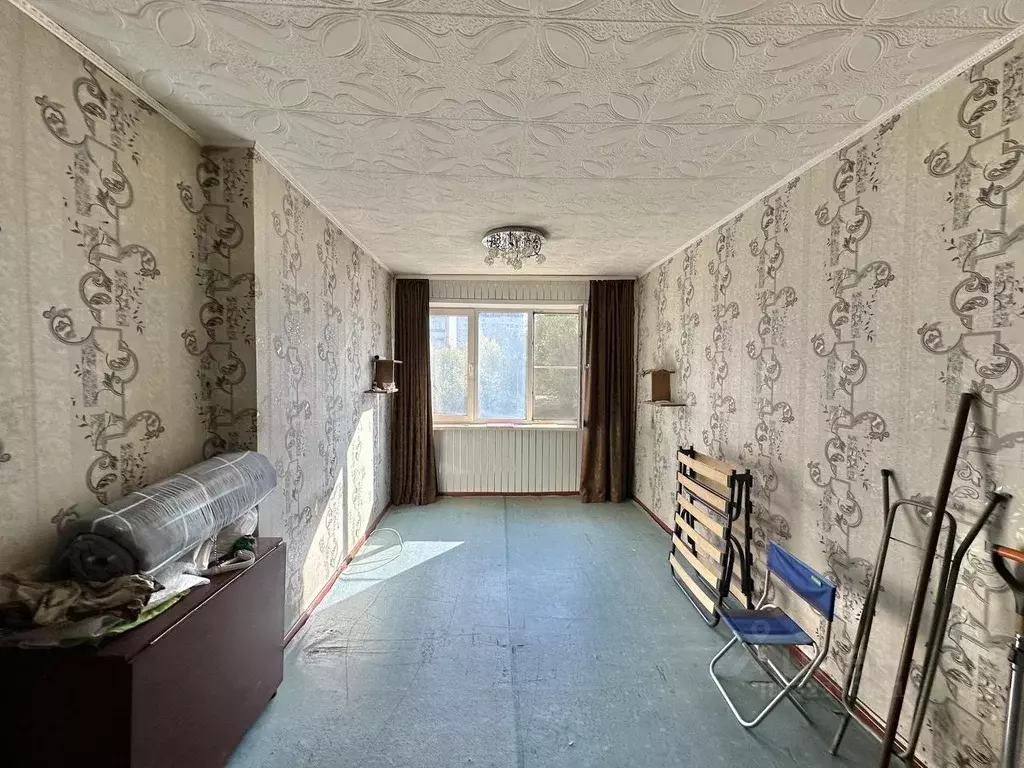 Комната Кемеровская область, Новокузнецк ул. Покрышкина, 24 (35.9 м) - Фото 1