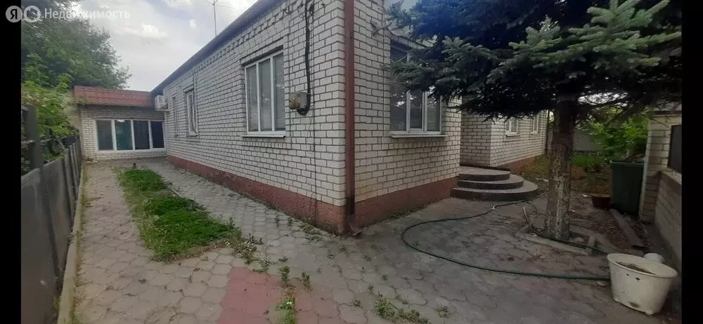 Дом в Крымск, Зелёная улица (230 м) - Фото 1