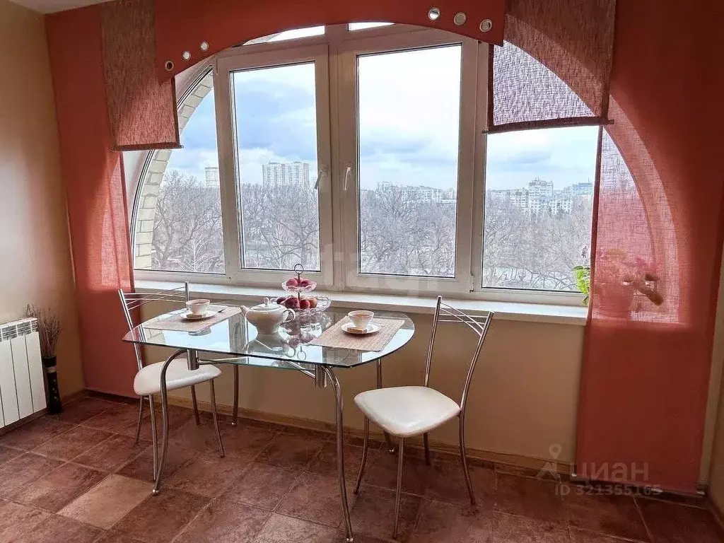 3-к кв. Саратовская область, Саратов проезд 7-й Дегтярный, 1 (108.0 м) - Фото 1