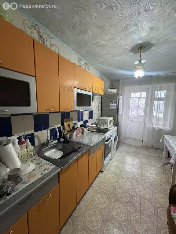 3-комнатная квартира: Нефтекамск, улица Строителей, 89 (71 м) - Фото 1