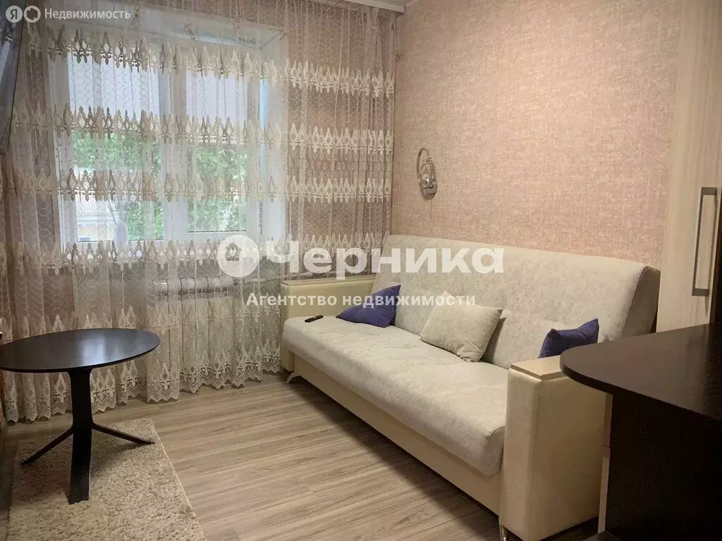 2-комнатная квартира: Каменск-Шахтинский, улица Ворошилова, 23 (43.5 ... - Фото 0
