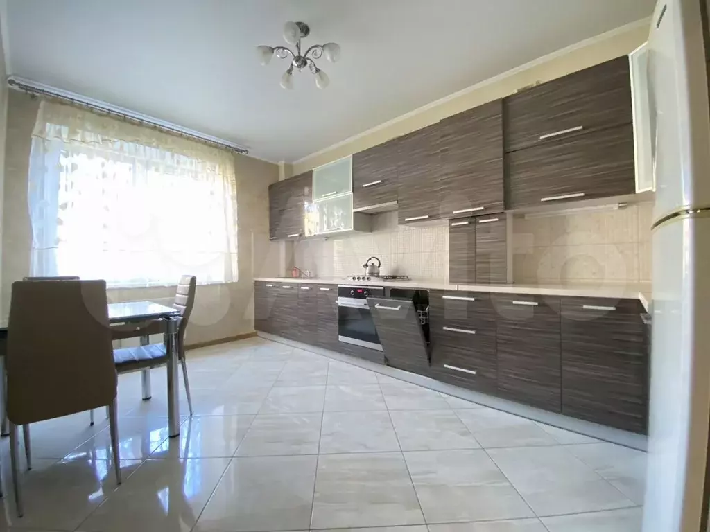 2-к. квартира, 71 м, 4/8 эт. - Фото 0