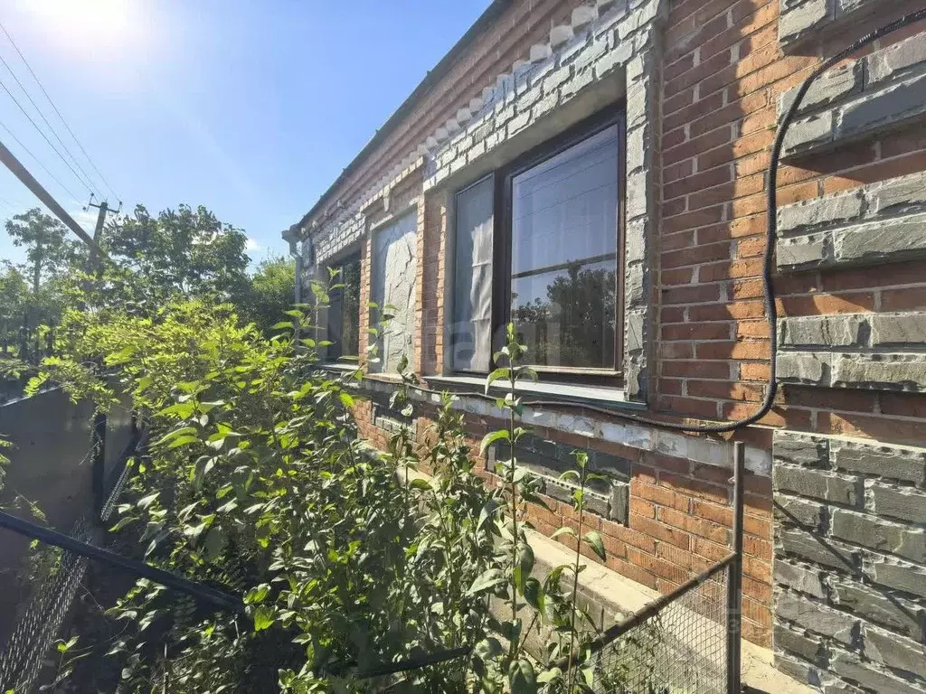 Дом в Краснодарский край, Ейское с/пос, пос. Октябрьский ул. Гагарина ... - Фото 2