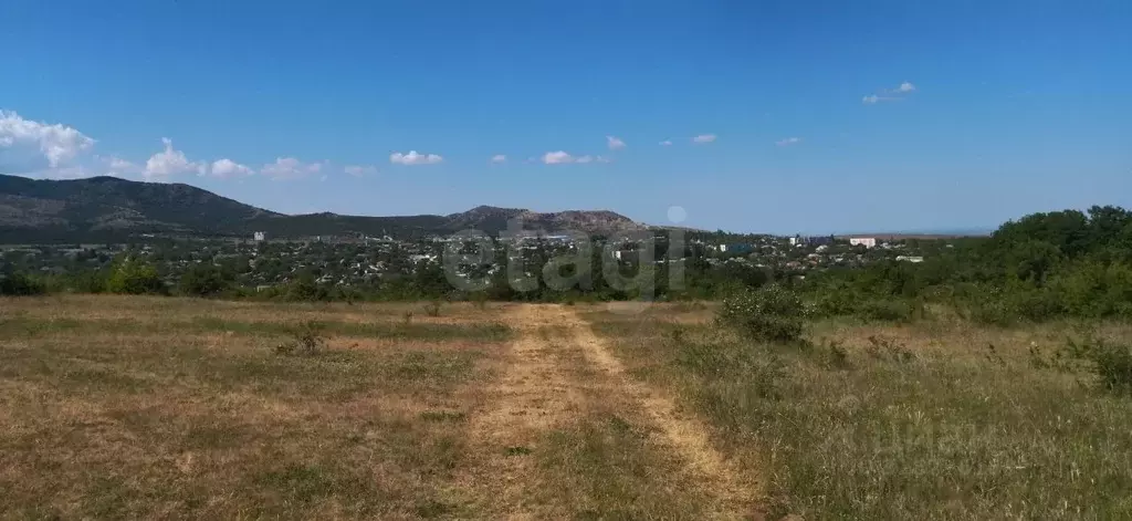 Участок в Крым, Первомайский район, с. Стахановка ул. Ленина (200.0 ... - Фото 1