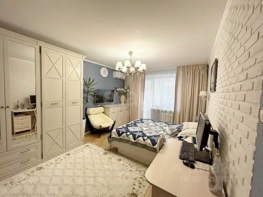 2-к кв. Тюменская область, Тюмень ул. 50 лет Октября, 74 (64.0 м) - Фото 2