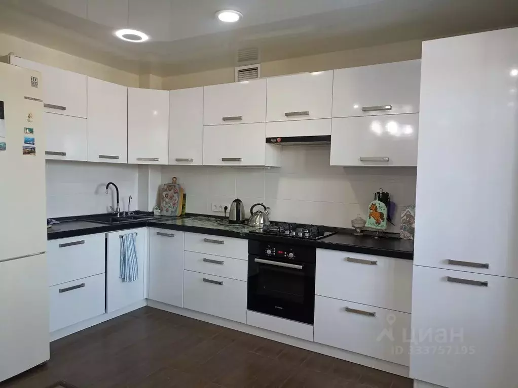 2-к кв. Чувашия, Чебоксары ул. Энтузиастов, 22к1 (69.1 м) - Фото 1