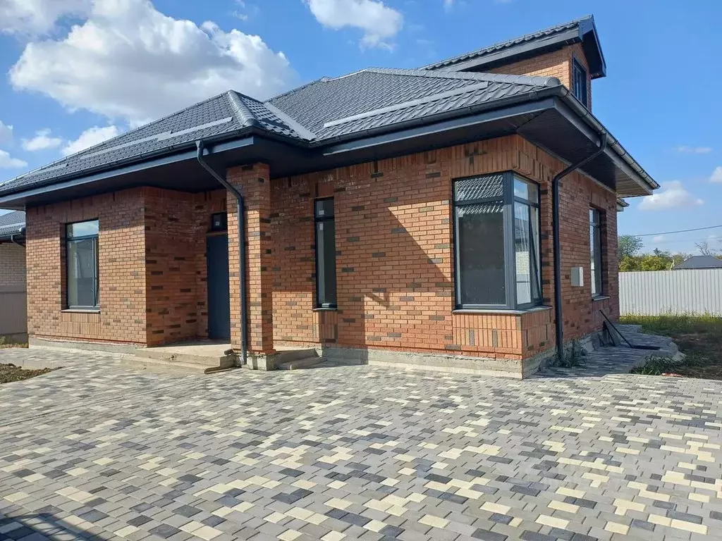 Дом в Краснодарский край, Динская ст-ца ул. Славянская (105 м) - Фото 1