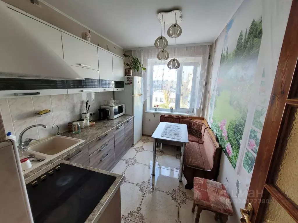 2-к кв. Крым, Щелкино Ленинский район, 1-й мкр, 35 (52.0 м) - Фото 1