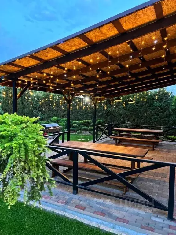 Дом в Волгоградская область, Средняя Ахтуба рп ул. Орловская, 12 (240 ... - Фото 1