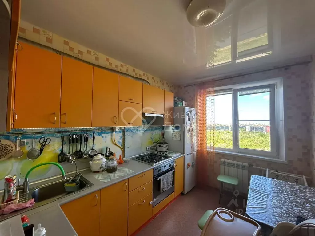 2-к кв. Волгоградская область, Волгоград ул. Космонавтов, 45а (50.2 м) - Фото 0