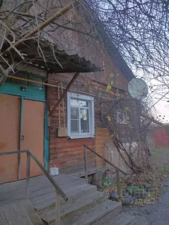 3-к кв. Воронежская область, Новохоперск пл. Революции (56.5 м) - Фото 1