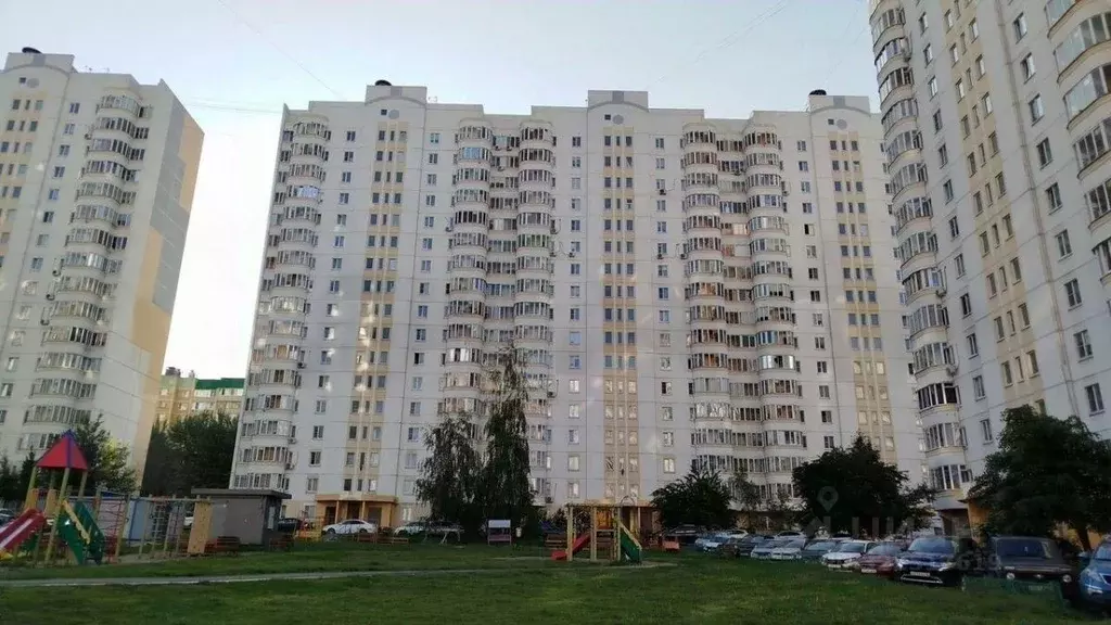 3-к кв. Курская область, Курск просп. Вячеслава Клыкова, 7 (78.8 м) - Фото 1