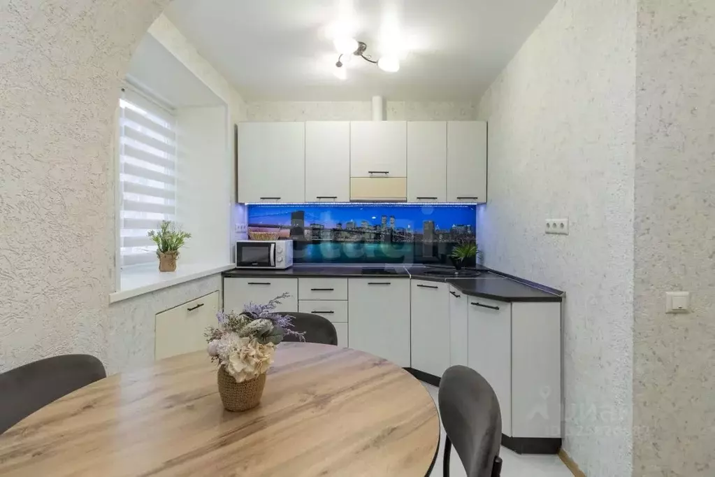 1-к кв. Тюменская область, Тюмень ул. 25 Октября, 46 (42.0 м) - Фото 1