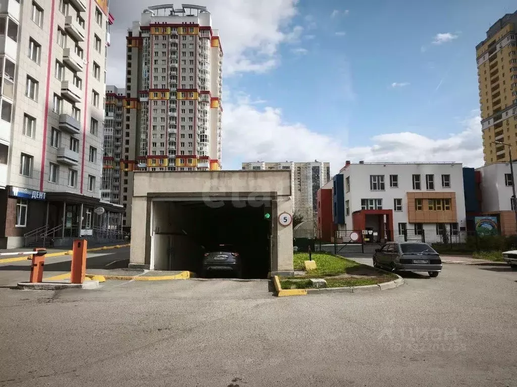 Гараж в Свердловская область, Екатеринбург ул. Циолковского, 29Б (13 ... - Фото 1