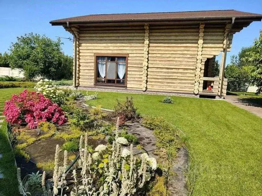 Дом в Белгородская область, Белгород ул. Михаила Курбатова (180 м) - Фото 1