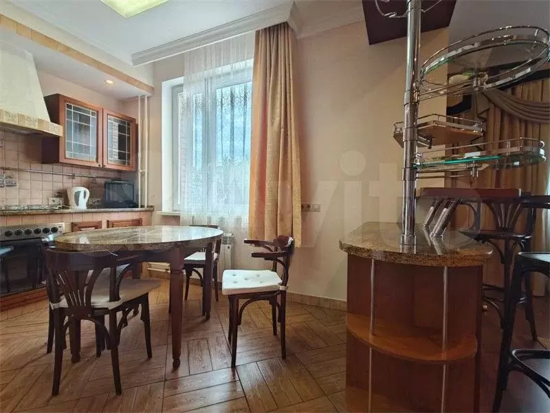 3-к. квартира, 105 м, 4/10 эт. - Фото 0