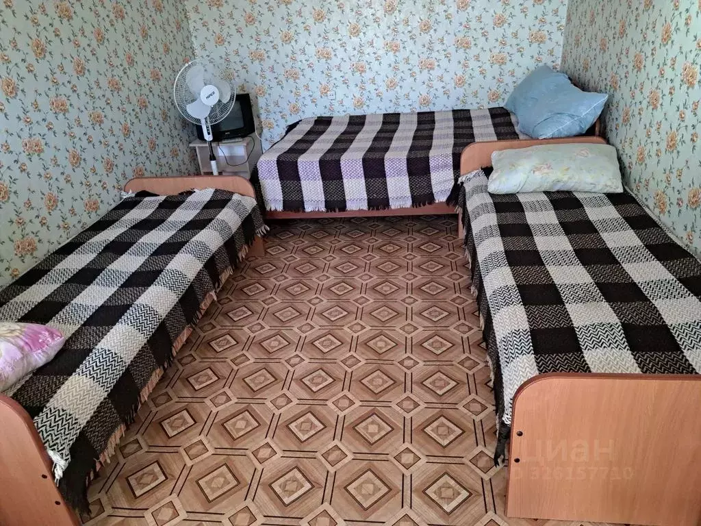 Комната Оренбургская область, Соль-Илецк Гатчинская ул., 23 - Фото 2