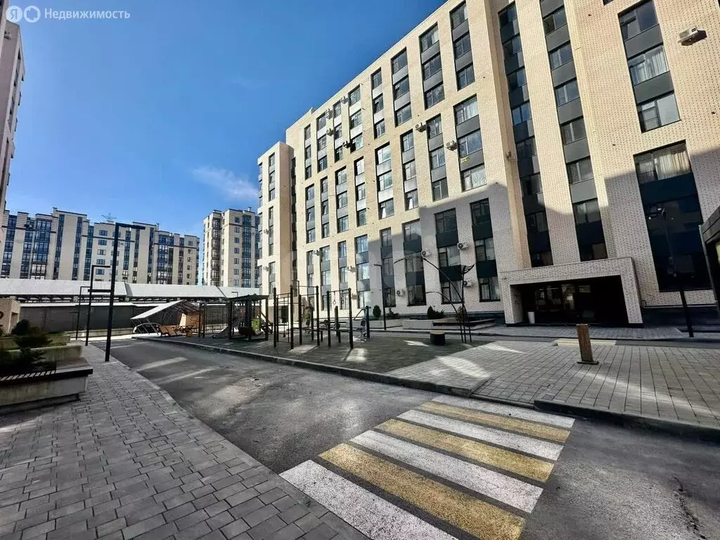 3-комнатная квартира: Владикавказ, улица Астана Кесаева, 48Д (95 м) - Фото 0