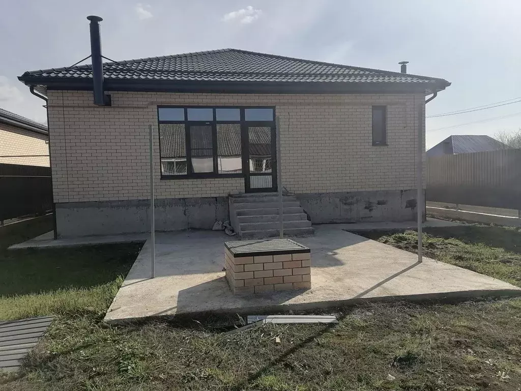 Дом в Краснодарский край, Абинск Приозерная ул. (120 м) - Фото 1