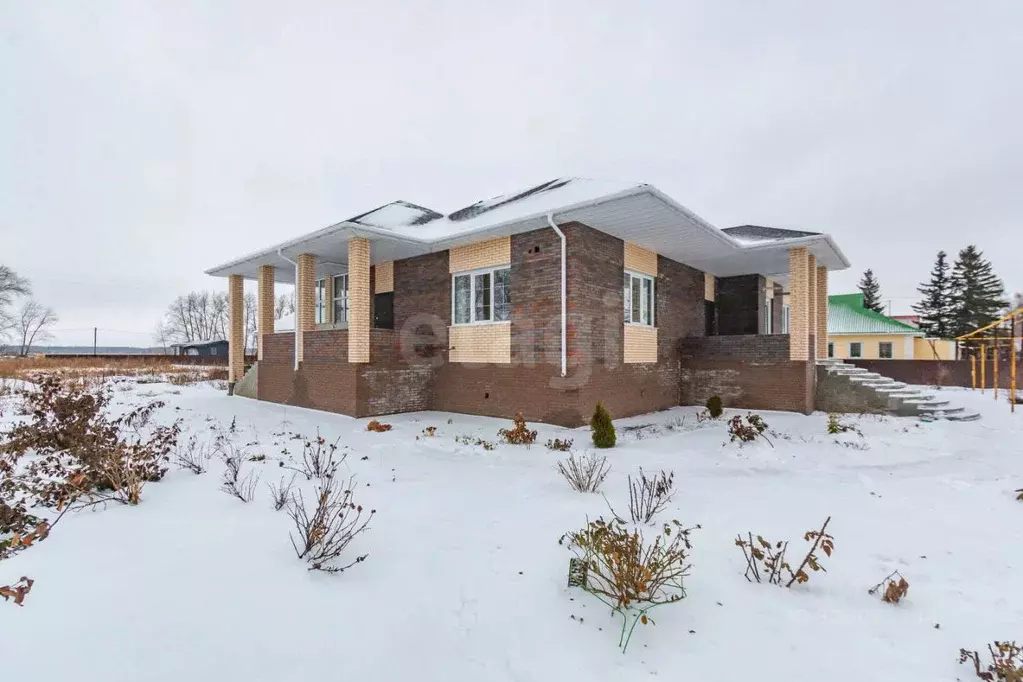 Дом в Омская область, Омский район, с. Пушкино ул. Ленина, 1 (188 м) - Фото 1