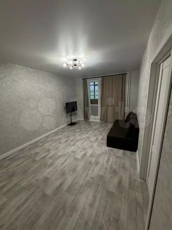 1-к. квартира, 37 м, 7/12 эт. - Фото 0