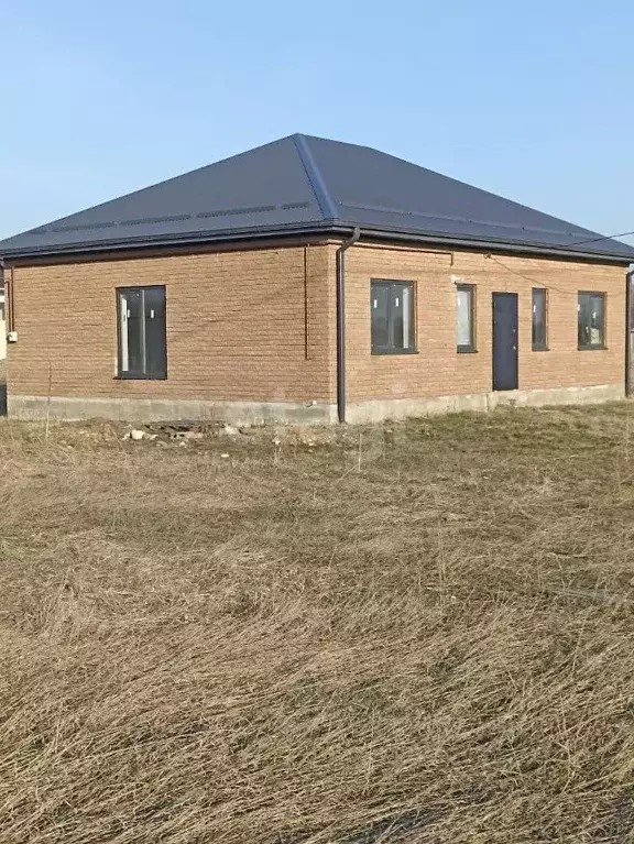 Дом в Адыгея, Майкоп городской округ, пос. Родниковый ул. Молодежная ... - Фото 1