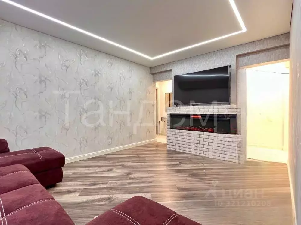 3-к кв. Омская область, Омск ул. Дианова, 7 (61.0 м) - Фото 2