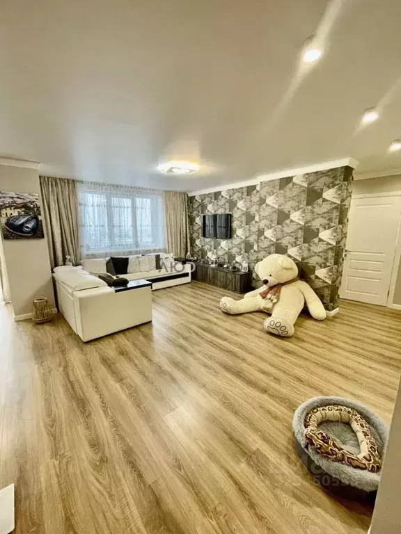 3-к кв. Башкортостан, Уфа Комсомольская ул., 106/3 (79.4 м) - Фото 1