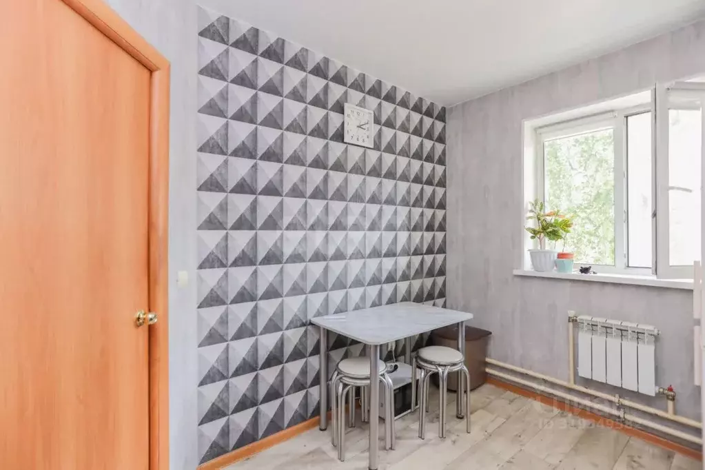 1-к кв. Иркутская область, Ангарск 251-й кв-л, 19 (33.3 м) - Фото 0