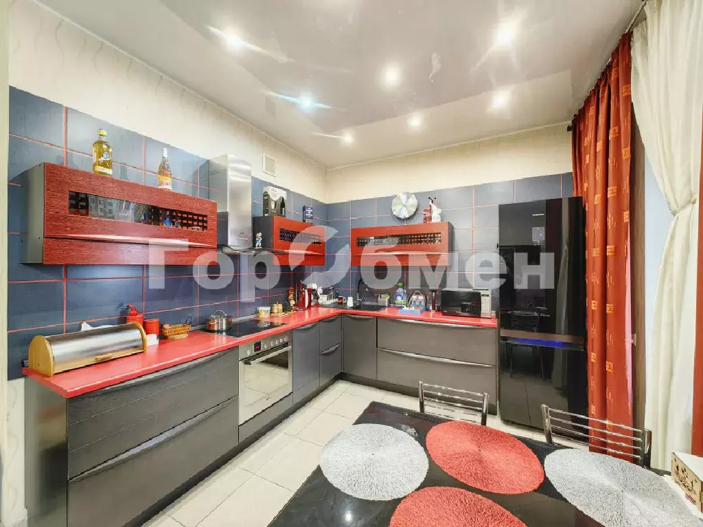 Продается 3-комнатная квартира - Фото 1