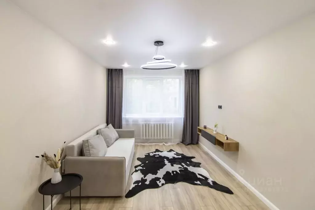2-к кв. Тюменская область, Тюмень Профсоюзная ул., 32 (52.3 м) - Фото 1
