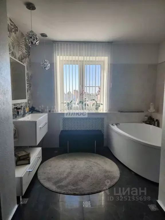 3-к кв. Липецкая область, Липецк ул. И.В. Свиридова, 18 (83.0 м) - Фото 1