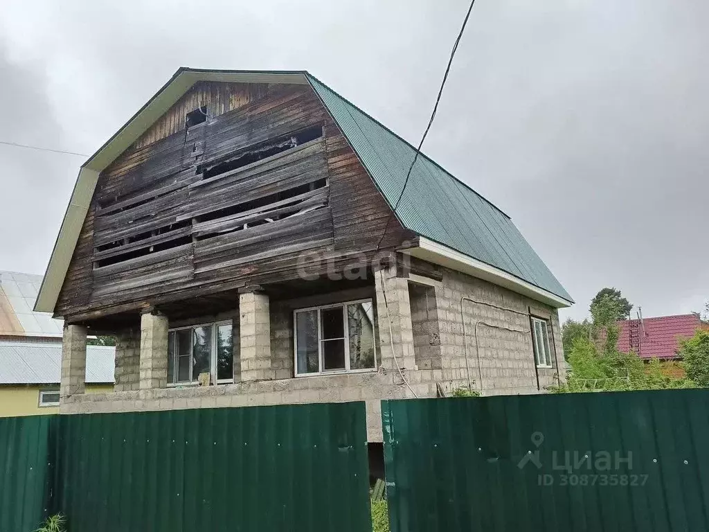 Дом в Коми, Сыктывкар городской округ, Краснозатонский пгт 4-я линия, ... - Фото 1