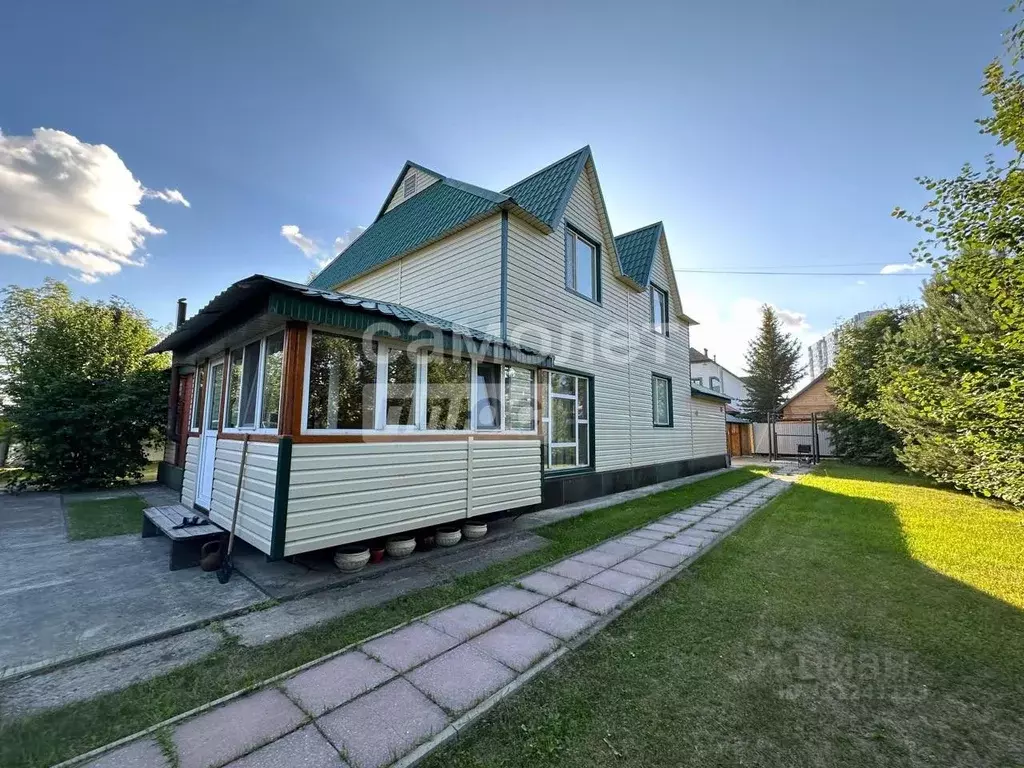 Дом в Ханты-Мансийский АО, Нижневартовск Советская ул., 53 (200 м) - Фото 1