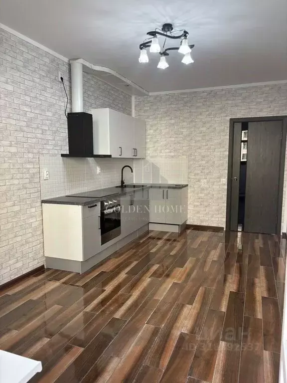 3-к кв. Санкт-Петербург ул. Парфеновская, 5 (80.0 м) - Фото 0