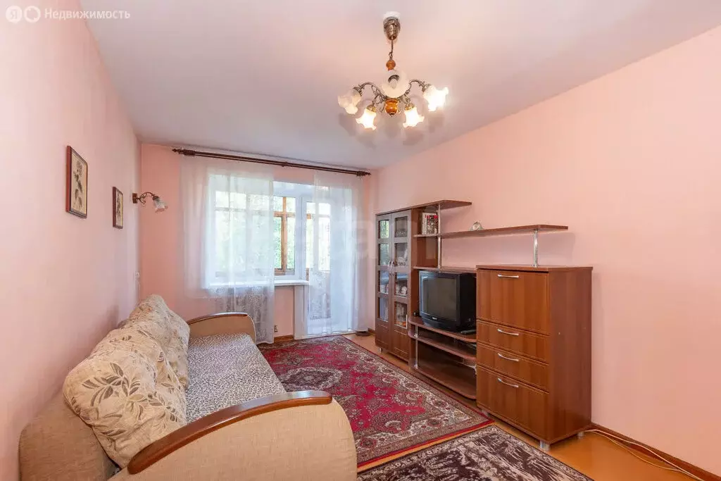 3-комнатная квартира: Омск, проспект Мира, 100А (58 м) - Фото 1