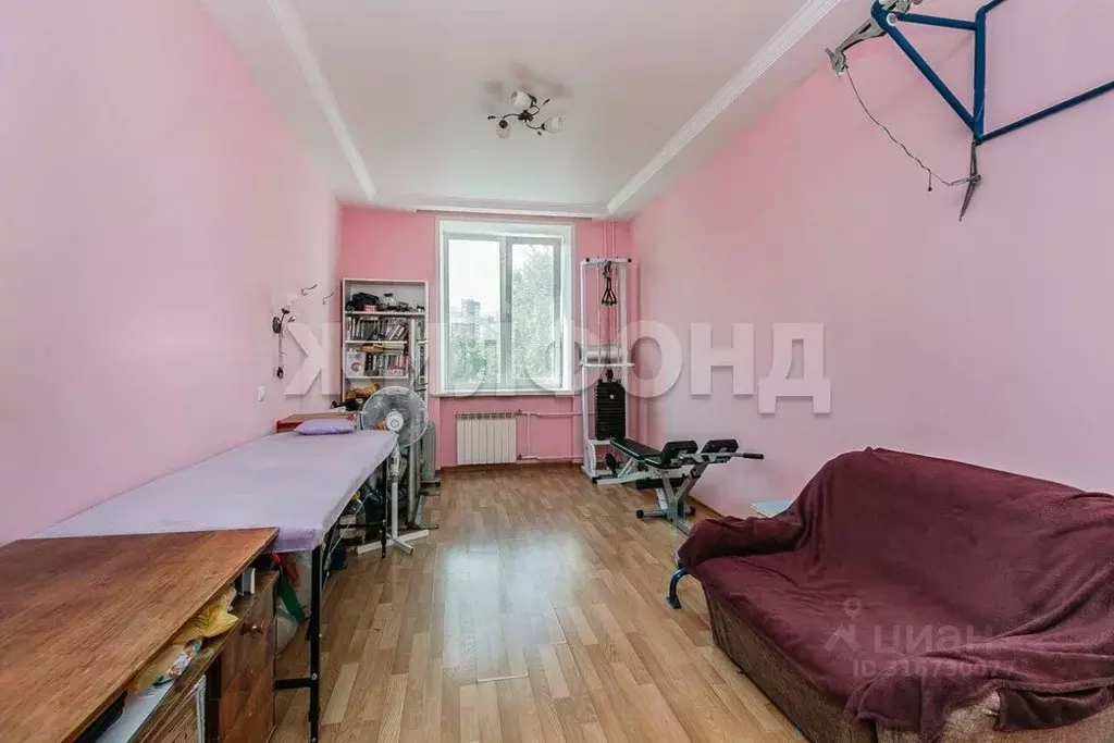 Комната Новосибирская область, Новосибирск ул. Кирова, 80 (17.1 м) - Фото 1
