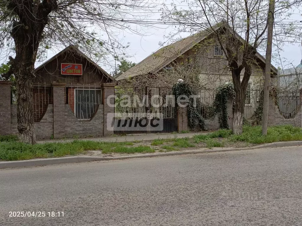 Дом в Калмыкия, Элиста ул. Бимбаева, 12А (70 м) - Фото 1