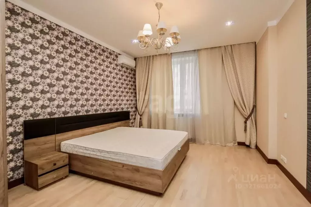 3-к кв. Удмуртия, Ижевск ул. 10 лет Октября, 17А (115.4 м) - Фото 0