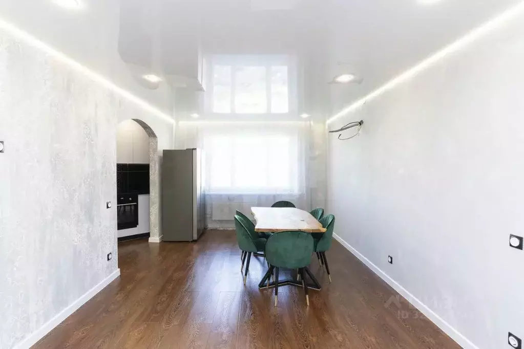 2-к кв. Тюменская область, Тюмень ул. Валентины Трофимовой, 13 (86.1 ... - Фото 1