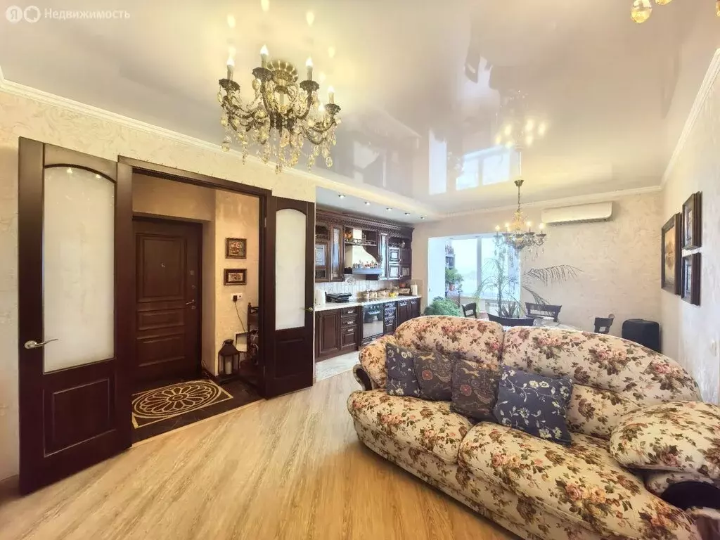 3-комнатная квартира: Омск, улица Герцена, 232/1 (94 м) - Фото 1