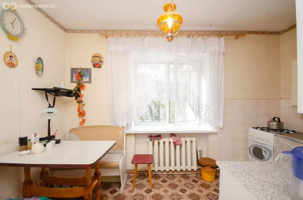 3-комнатная квартира: Ялуторовск, улица Муравьёва-Апостола, 74 (67.5 ... - Фото 2