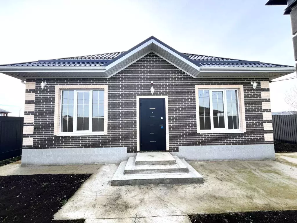 Коттедж в Краснодарский край, Динской район, Новотитаровская ст-ца ул. ... - Фото 1